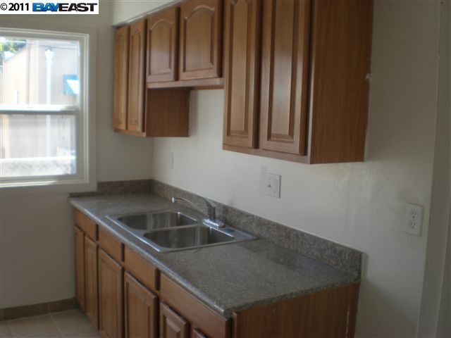 Property Photo: 1712 -1716 57th Ave CA 94621