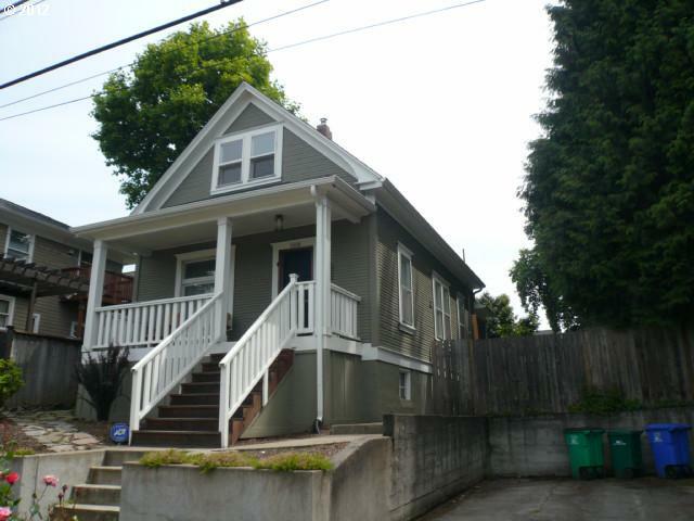 Property Photo: 3824 NE 8th Ave OR 97212