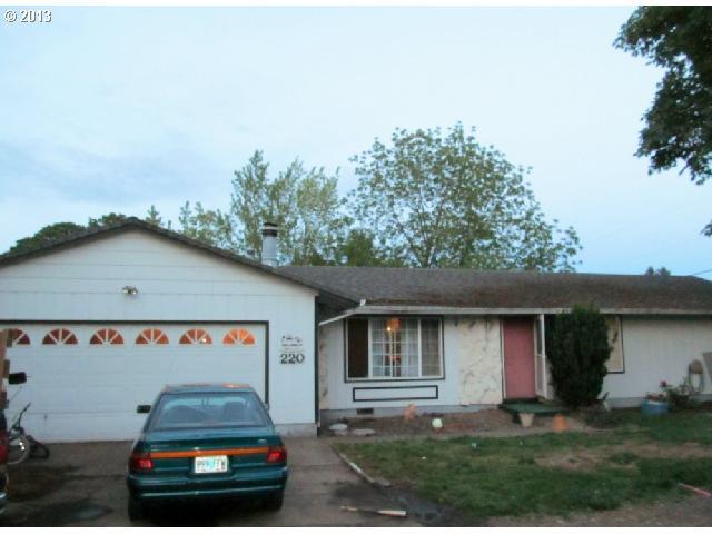 Property Photo: 220 N 2nd St OR 97111
