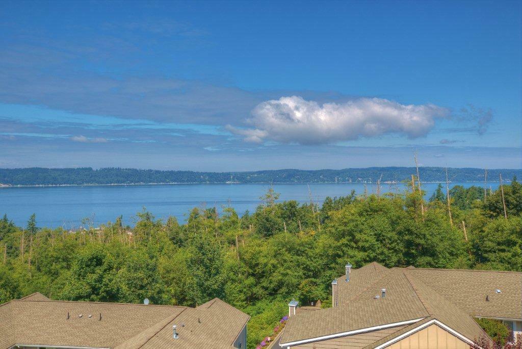 Property Photo:  10940 E Villa Monte Dr  WA 98275 