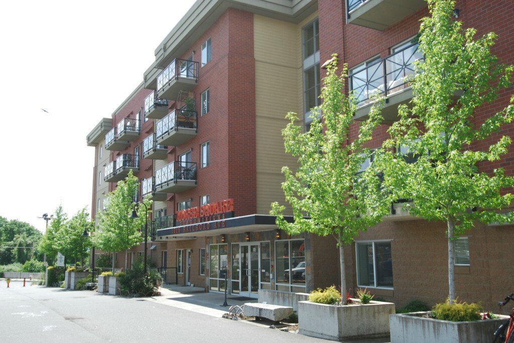 Property Photo:  1015 Railroad Ave 306  WA 98225 