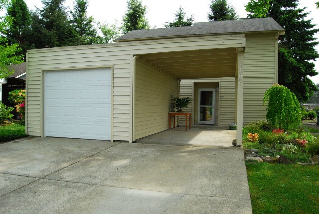 Property Photo: 1102 30th St NE WA 98002