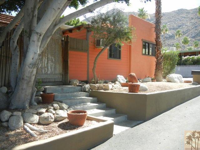 Property Photo: 215 Stone Terrace CA 92264