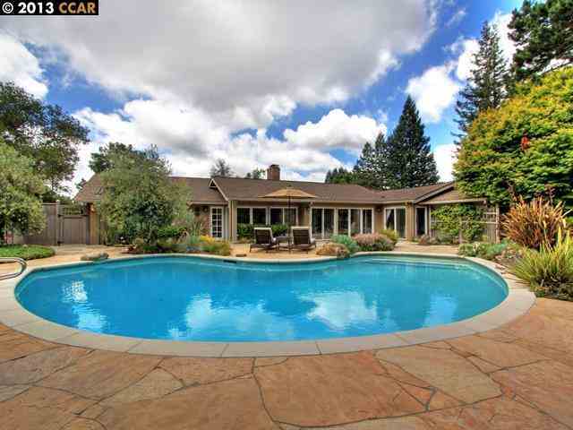 Property Photo:  2 Charles Hill Lane  CA 94563 