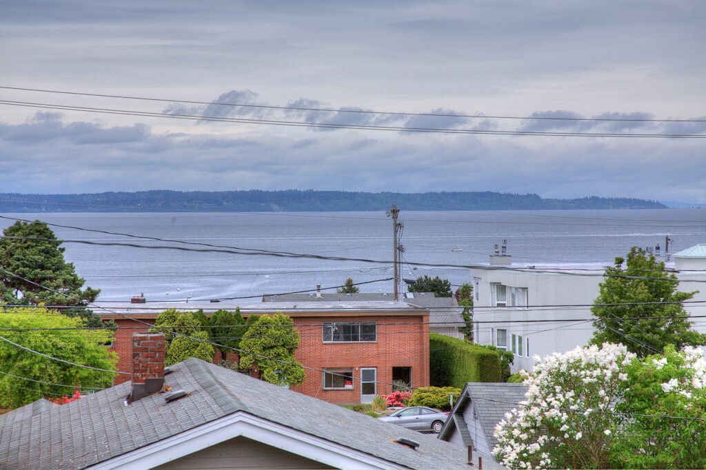 Property Photo: 126 3rd Ave N 302 WA 98020