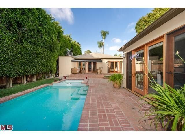 Property Photo:  371 Huntley Dr  CA 90048 