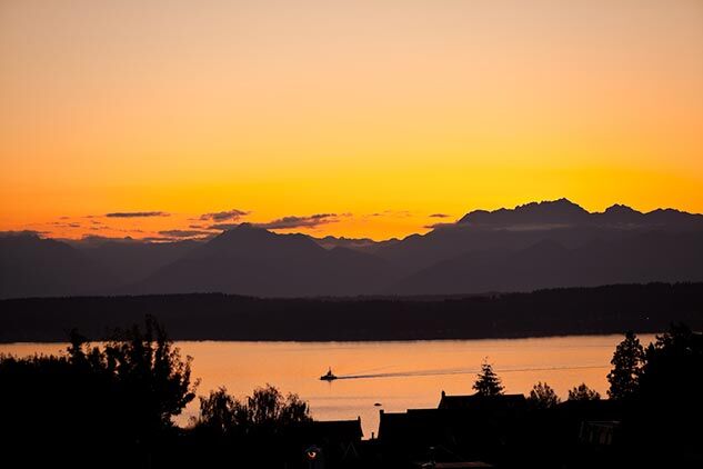 Property Photo:  3053 Briarcliff Lane W  WA 98199 