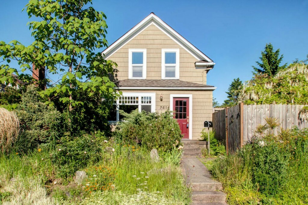 Property Photo:  2614 Cherry St  WA 98225 