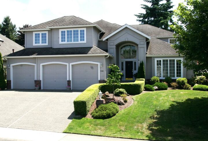 755 NW Datewood Dr  Issaquah WA 98027 photo