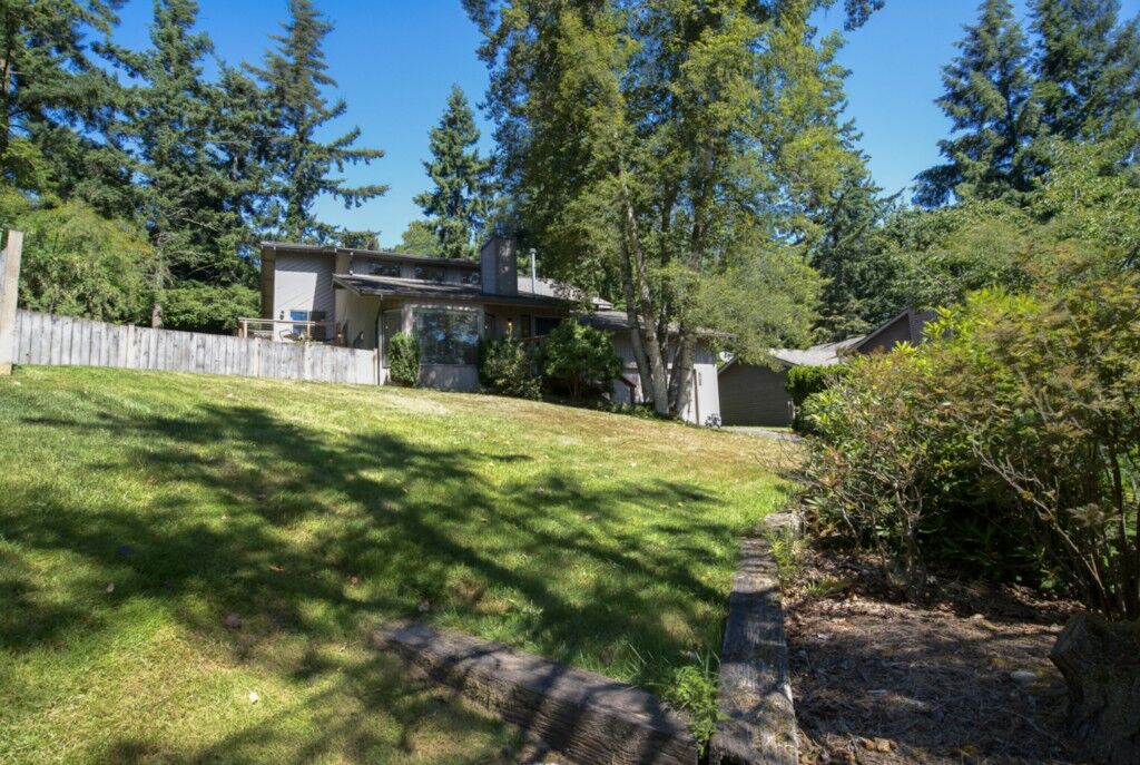 Property Photo:  2243 Birch St W  WA 98229 