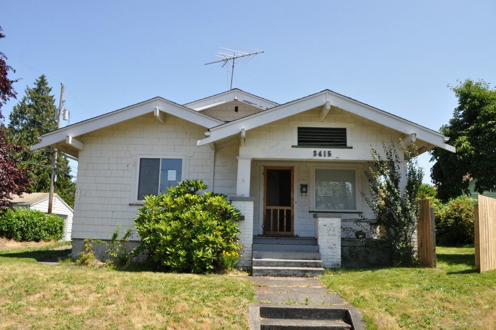Property Photo:  3415 Tacoma Ave S  WA 98418 