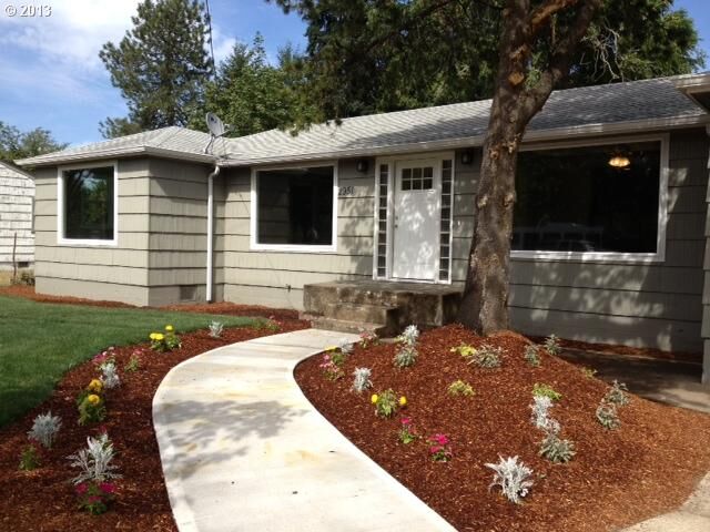 Property Photo:  2951 River Rd  OR 97404 