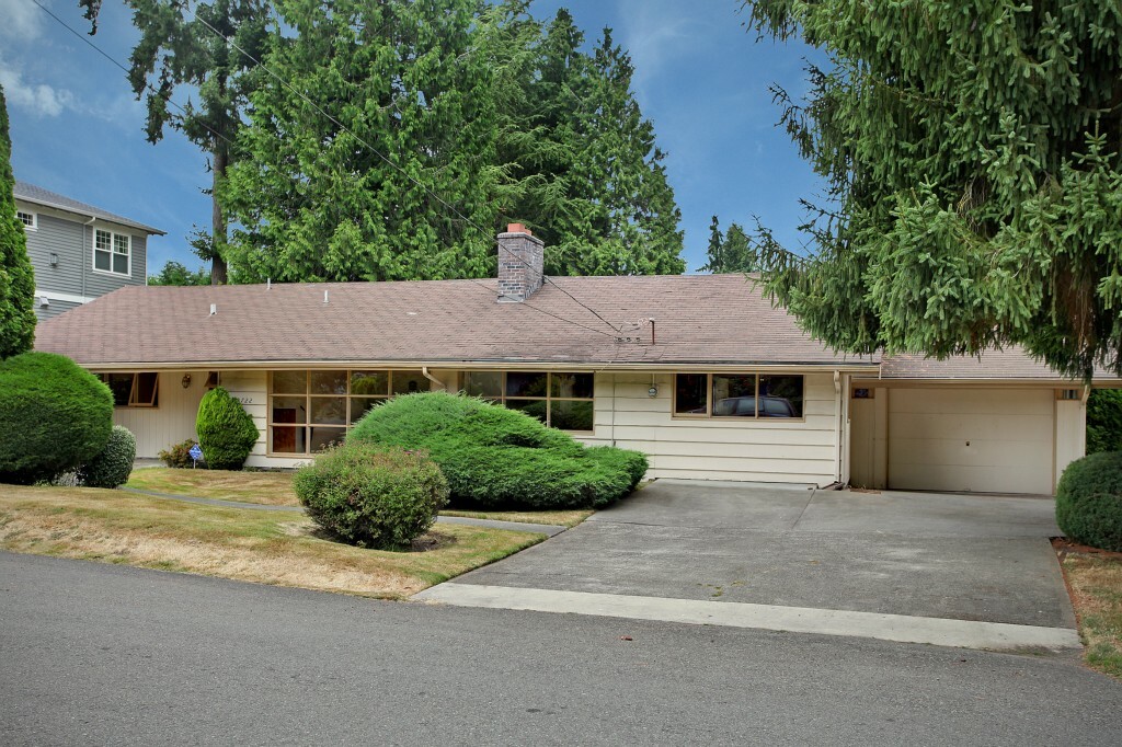 Property Photo: 10722 NE 25th St WA 98004