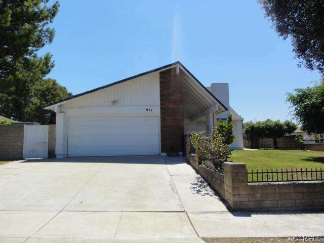 Property Photo:  977 Oakdale Street  CA 92880 