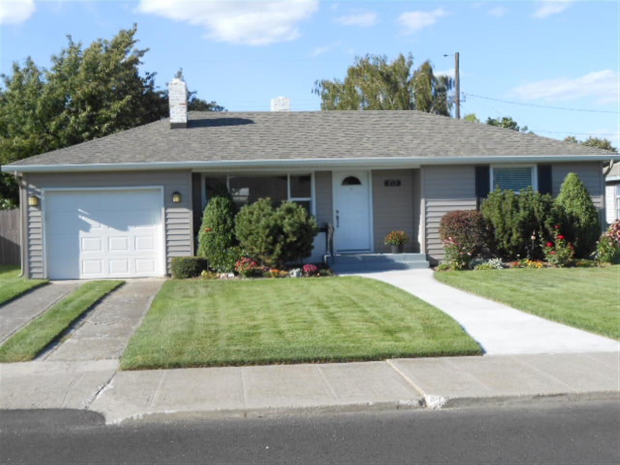 Property Photo: 112 W Franklin Ct WA 99205
