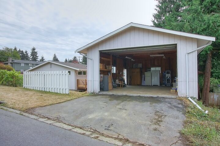 Property Photo:  21009 100th Ave SE  WA 98031 