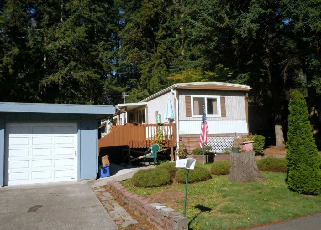 Property Photo: 6521 SE Mile Hill Dr 11 WA 98366