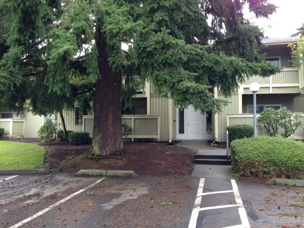 Property Photo:  1506 N Defiance St R105  WA 98406 
