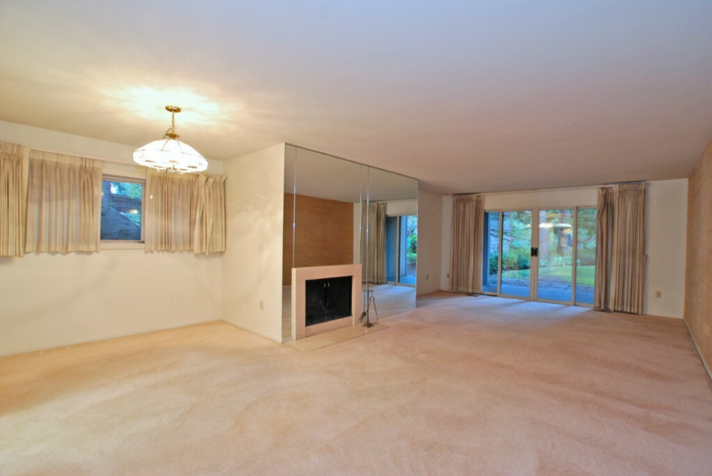 Property Photo: 13730 15th Ave NE D101 WA 98125