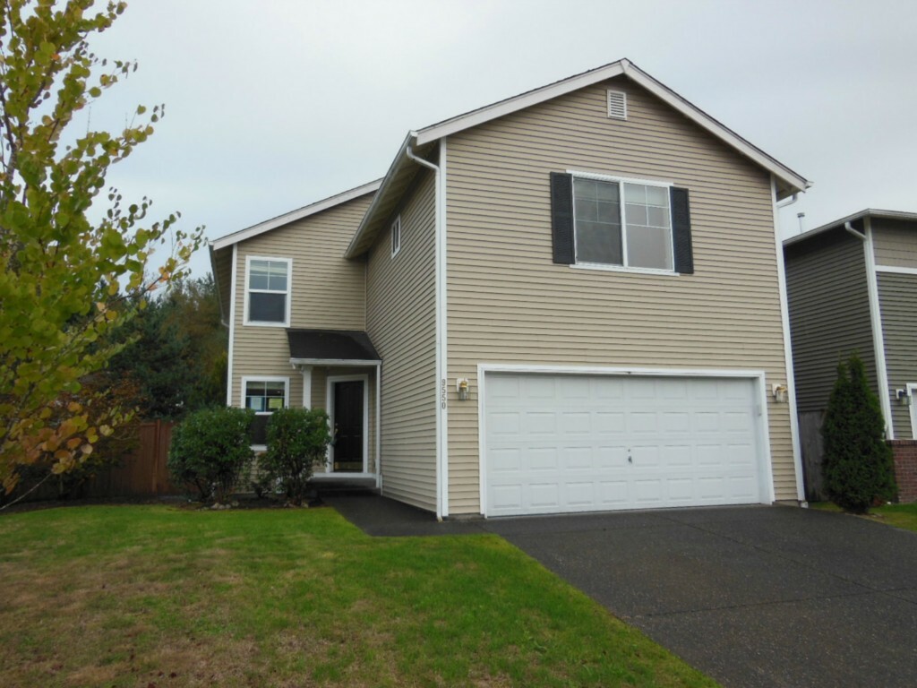 Property Photo:  9550 187th St Ct E  WA 98375 