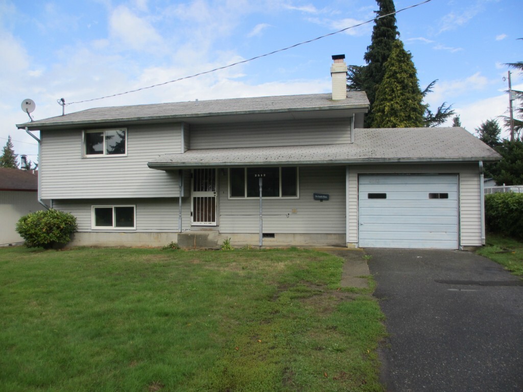 Property Photo: 2512 S 135th St WA 98168