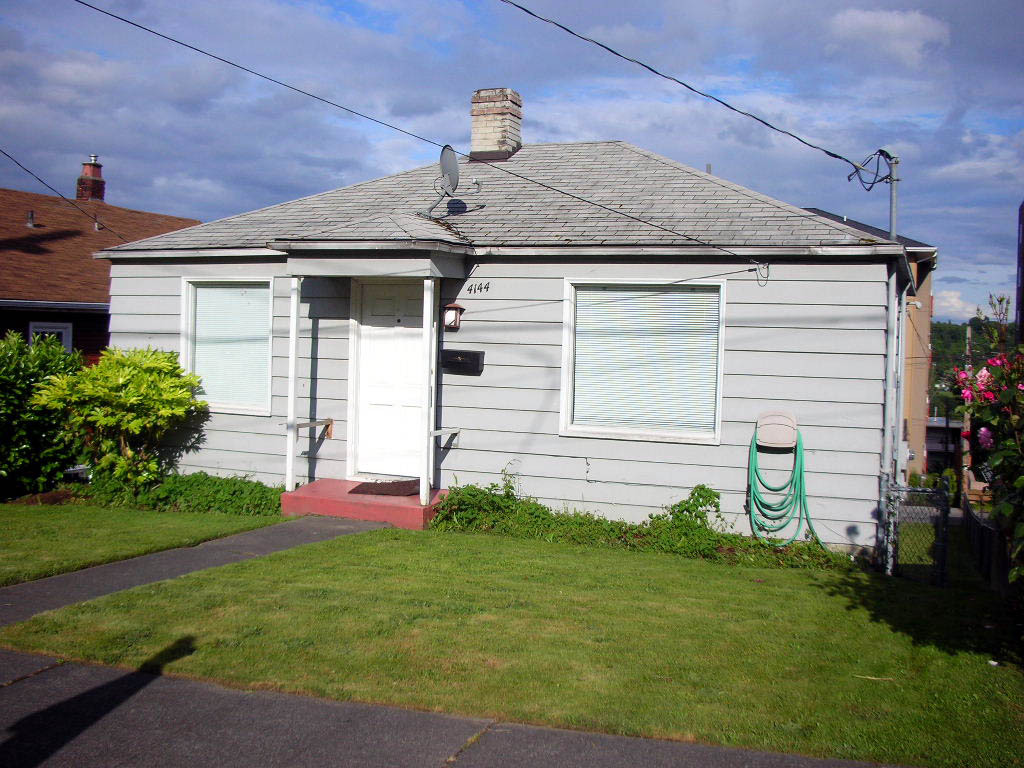 Property Photo:  4144 32nd Ave SW  WA 98126 