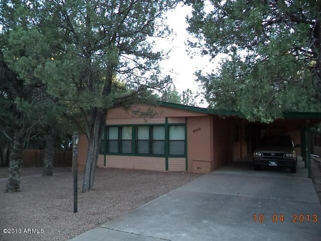 Property Photo: 1003 W Chatham Drive AZ 85541