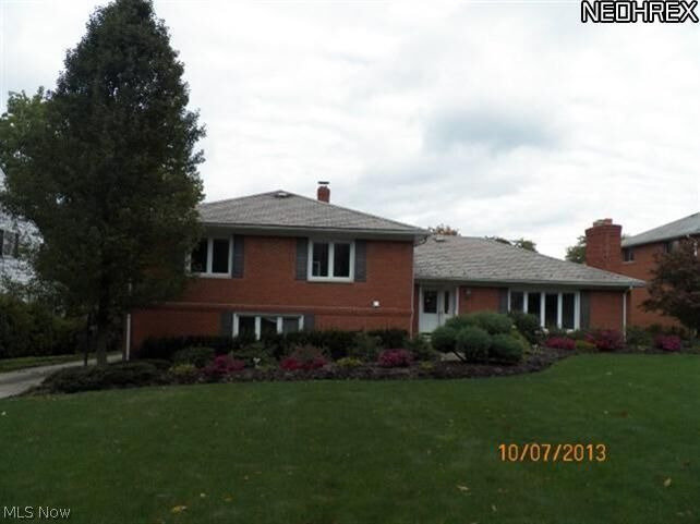 Property Photo:  22133 S Woodland  OH 44122 