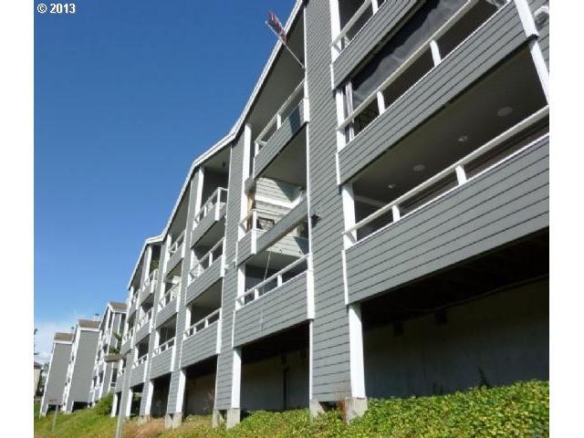Property Photo:  625 SE Linn St E  OR 97202 