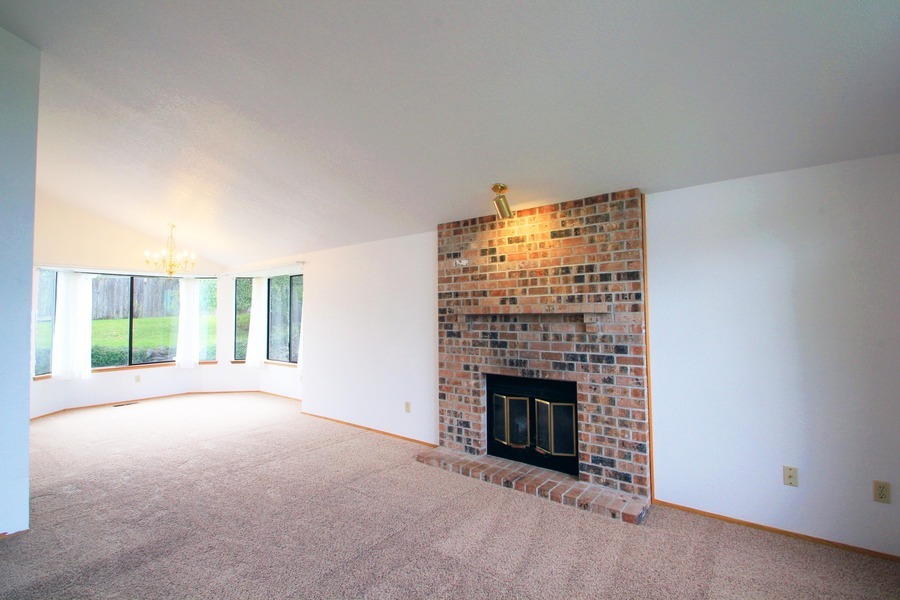 Property Photo:  3740 N Commencement Bay Dr  WA 98407 