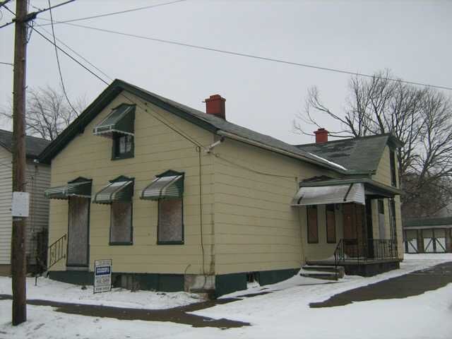 Property Photo: 633 E 8 PA 16503