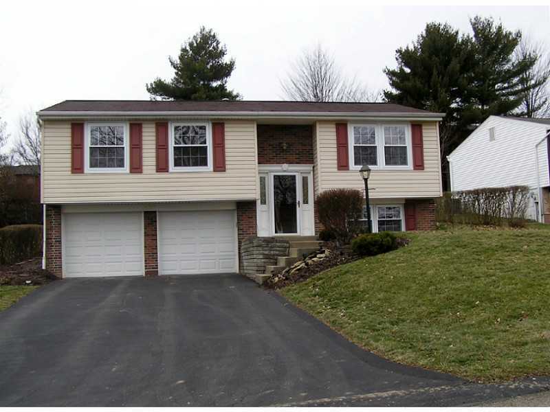 Property Photo: 107 Old Meadow PA 15317