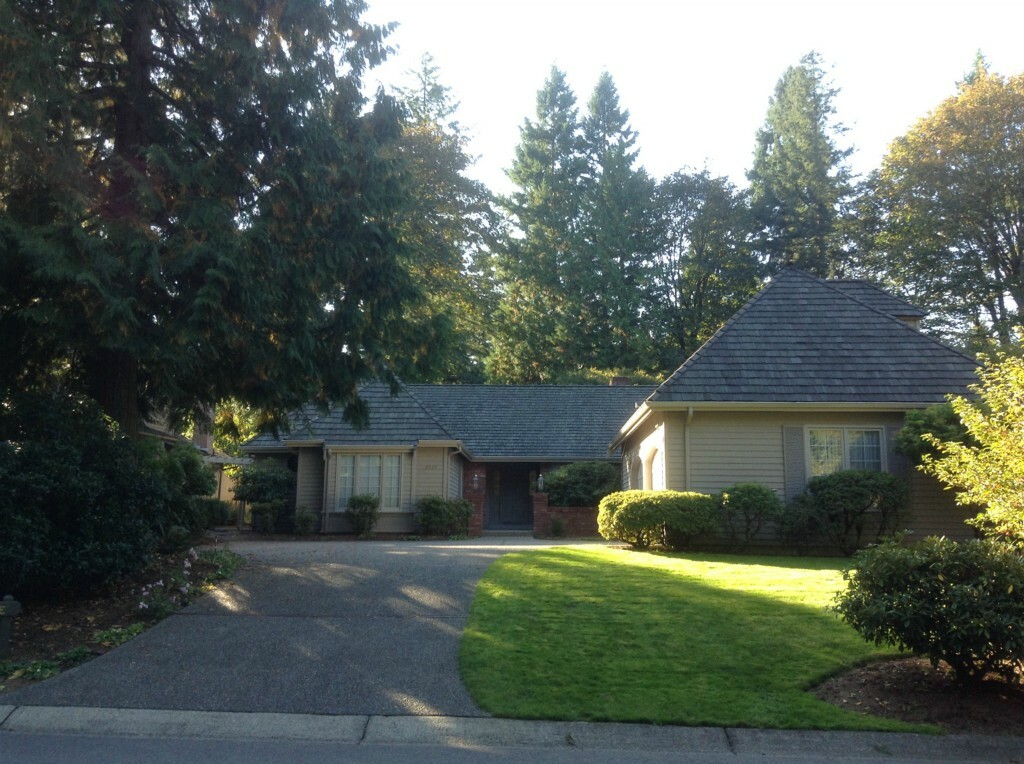 Property Photo:  2525 Sahalee Dr E  WA 98074 