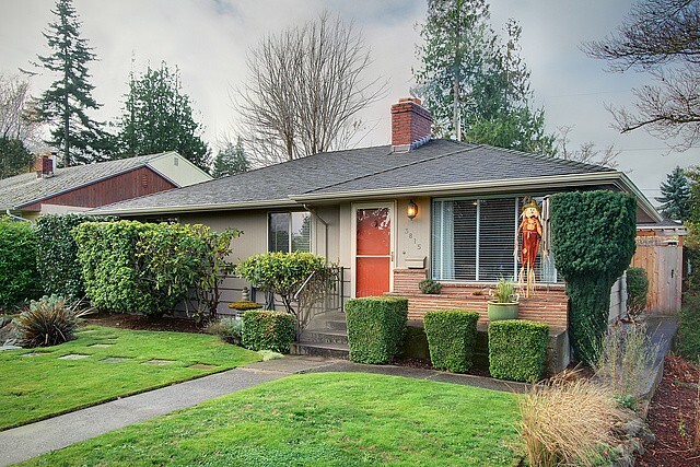 Property Photo:  3815 52nd Ave SW  WA 98116 