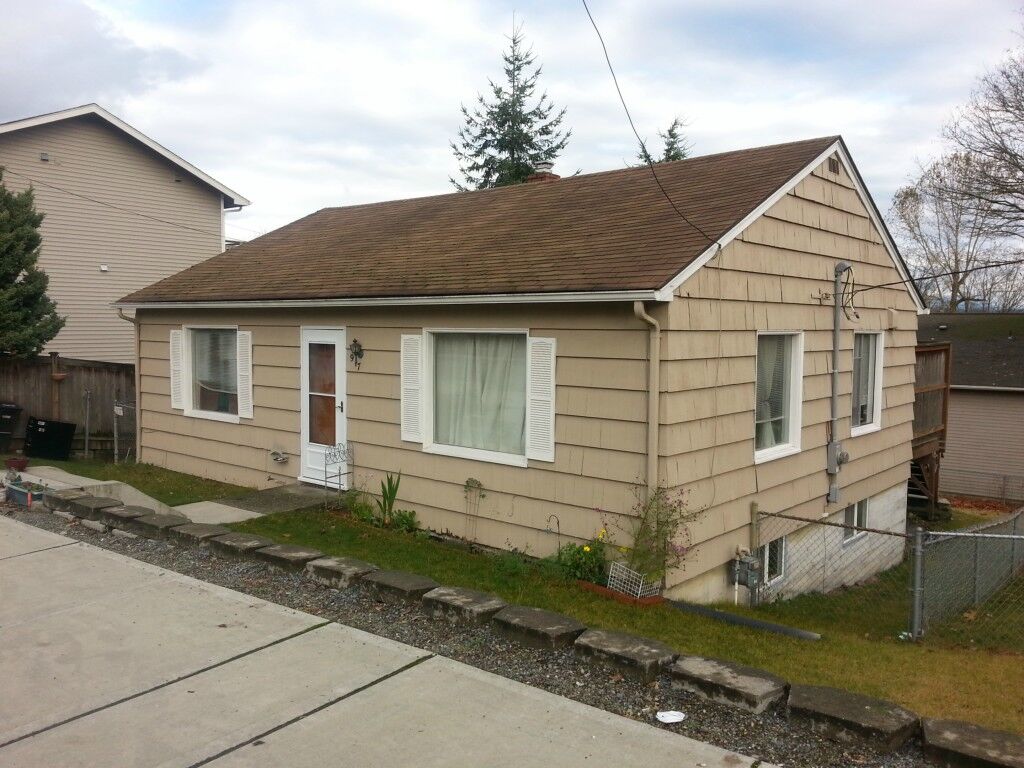 Property Photo:  917 E Marine View Drive  WA 98201 