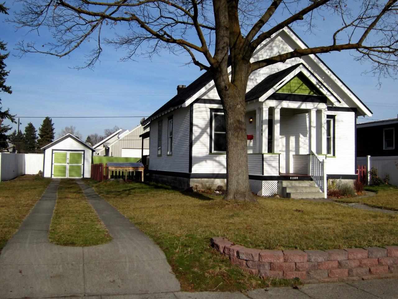 Property Photo: 1109 E Crown Ave WA 99207