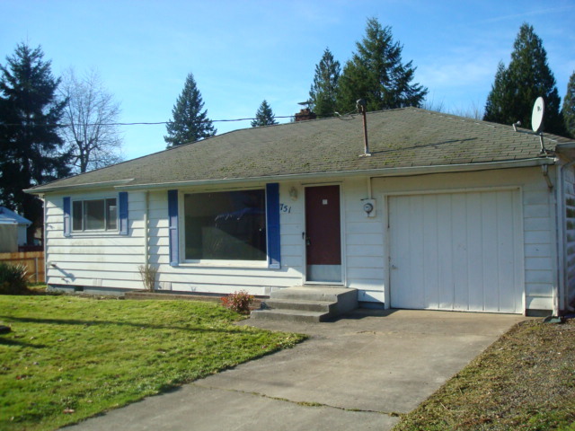 Property Photo:  751 Woodard Av Ct NE  WA 98611 