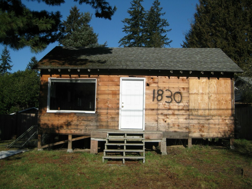 Property Photo:  1830 NE 168th St  WA 98155 