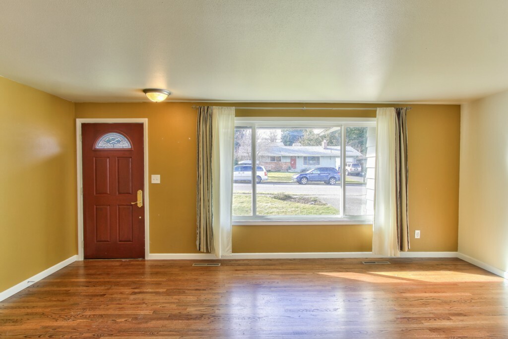 Property Photo: 620 Mountain View Dr WA 98273
