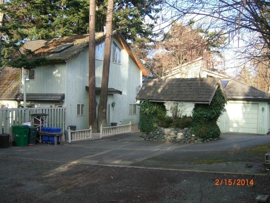 Property Photo:  3320 Oakes Ave  WA 98221 