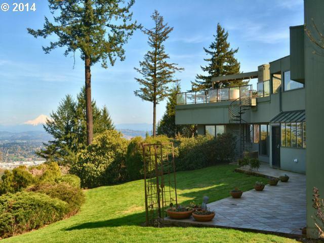 Property Photo: 3131 SW Fairmount Blvd OR 97239