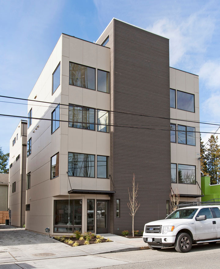 Property Photo: 8911 B Roosevelt Way NE WA 98115