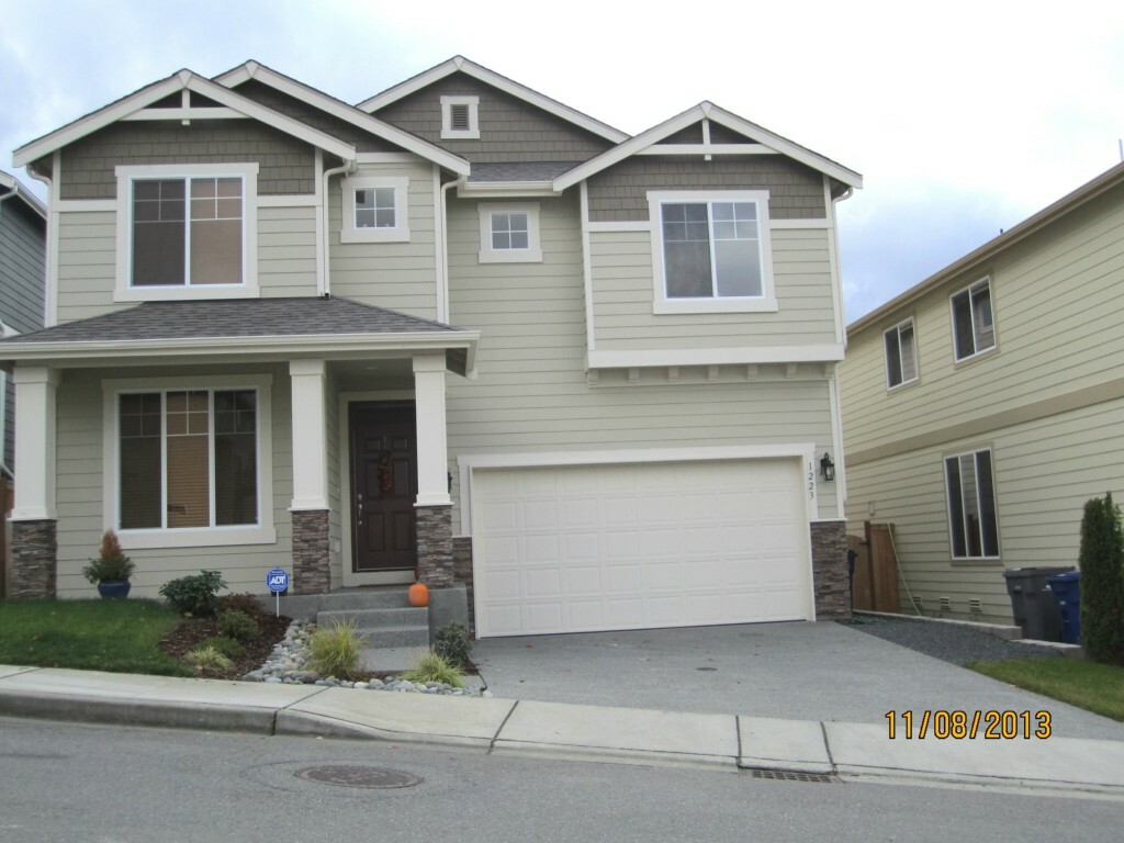 Property Photo: 3500 Wells Ave S WA 98055