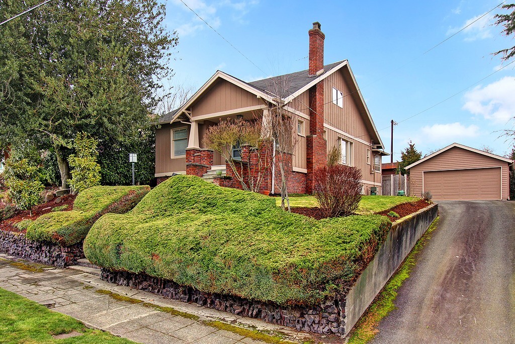 Property Photo: 6526 16th Ave NW WA 98117