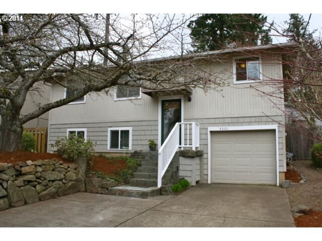 Property Photo:  4601 SW Buddington St  OR 97219 