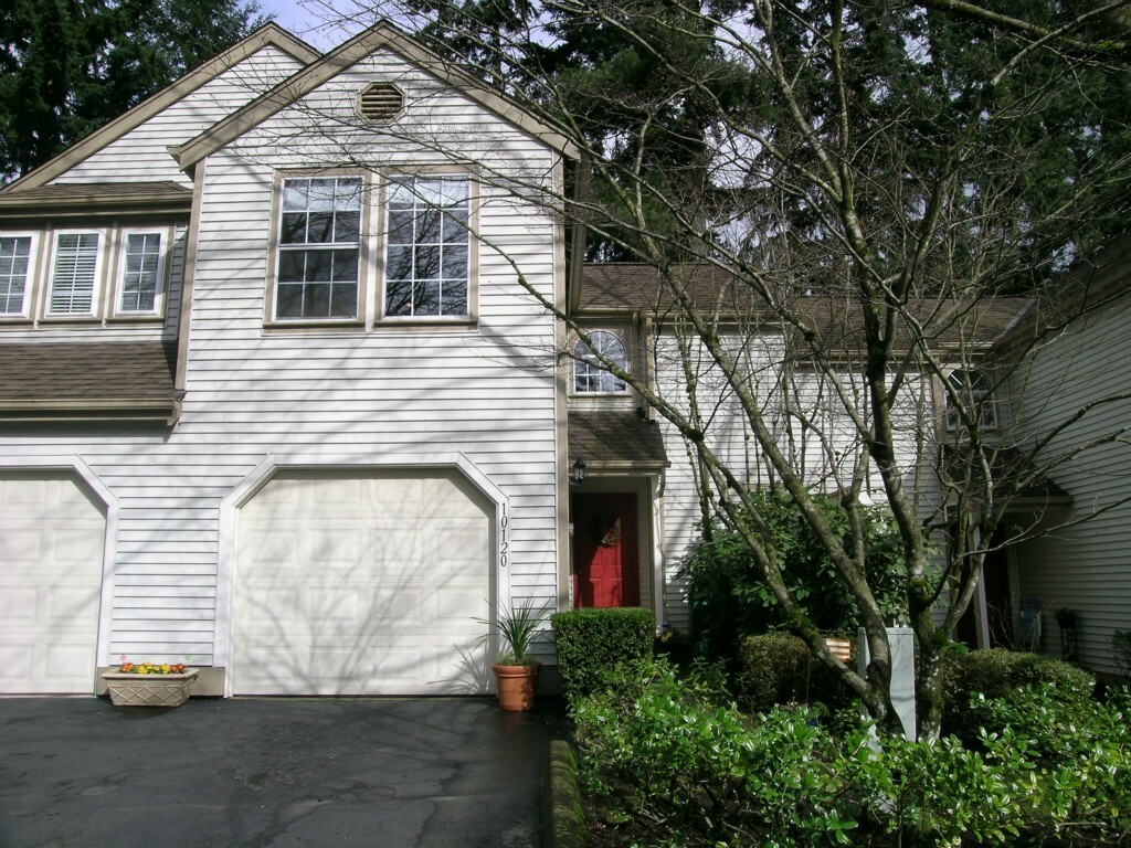 Property Photo:  10120 NE 135th Lane 14  WA 98034 