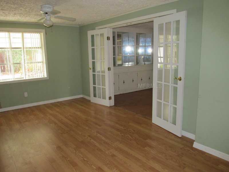 Property Photo: 2007 Princeton Avenue FL 34207