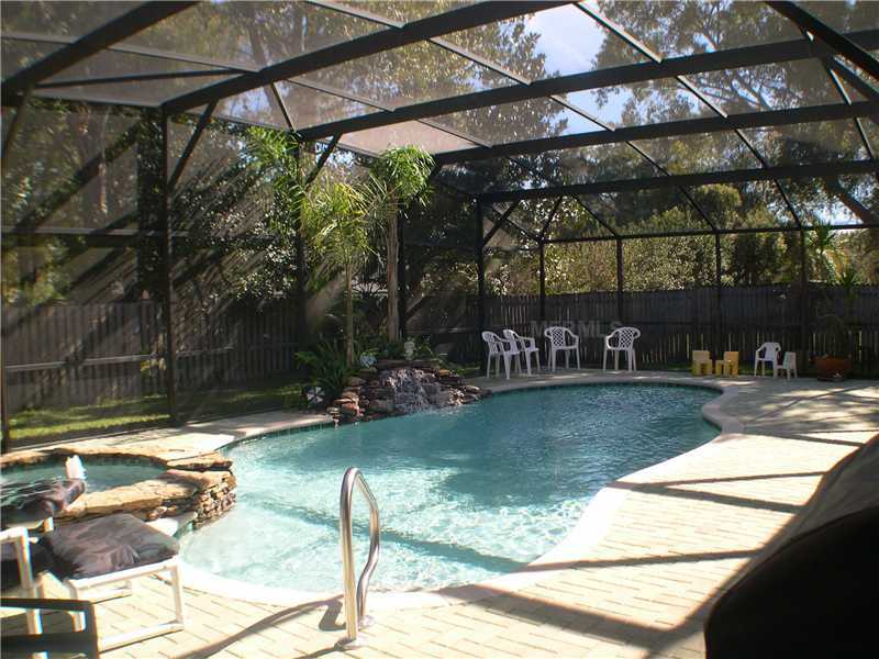 Property Photo:  3521 Premier Drive  FL 32707 