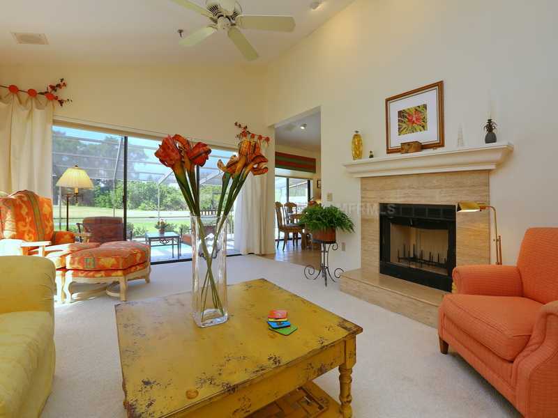 Property Photo:  2333 Harbour Oaks Drive 2333  FL 34228 