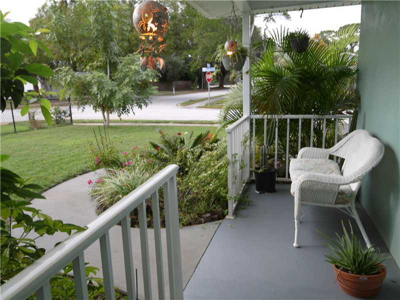 Property Photo:  2100 Deville Drive N  FL 33771 